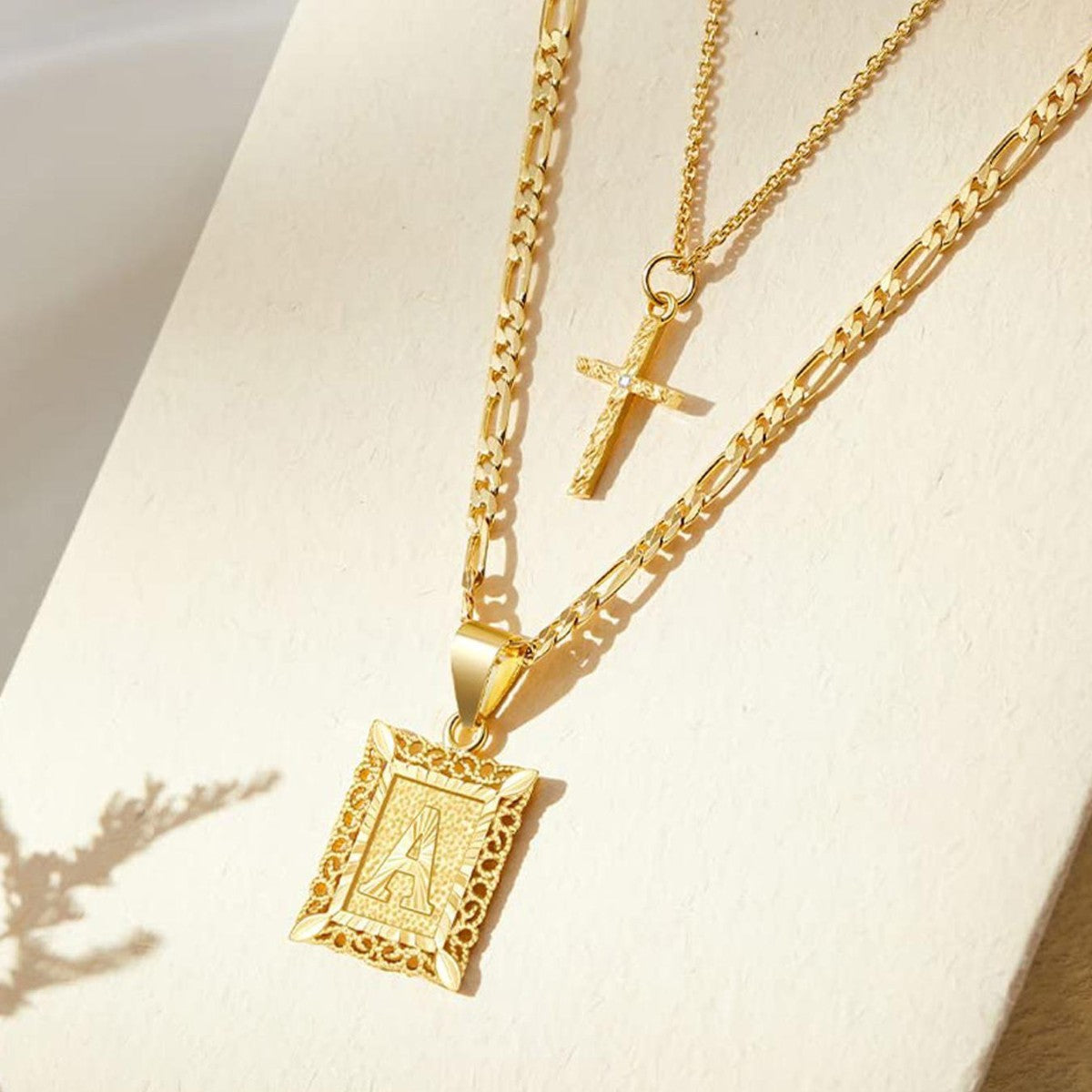 Collar con Inicial 14K