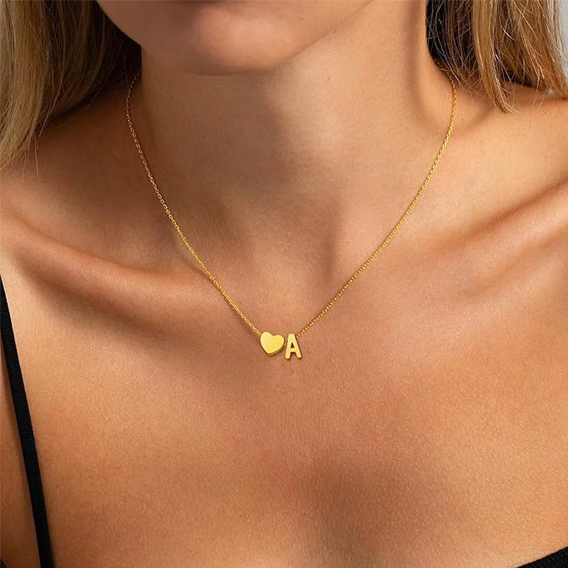 Collar con Inicial Love en Acero Inoxidable