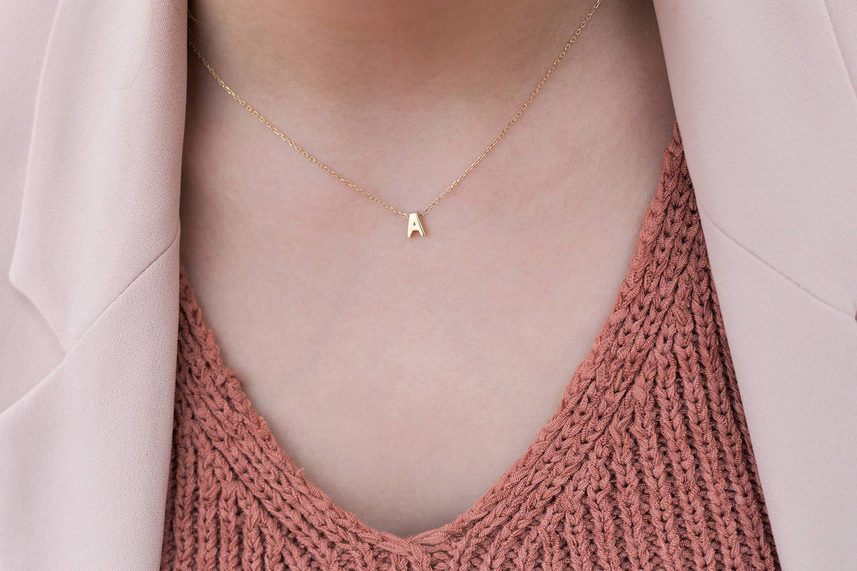 Collar Choker con Inicial Pequeña, Personalizado con Nombre