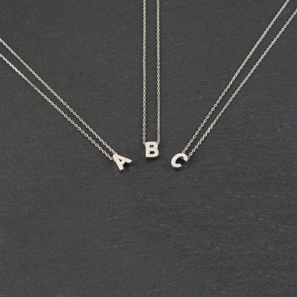 Collar Choker con Inicial Pequeña, Personalizado con Nombre