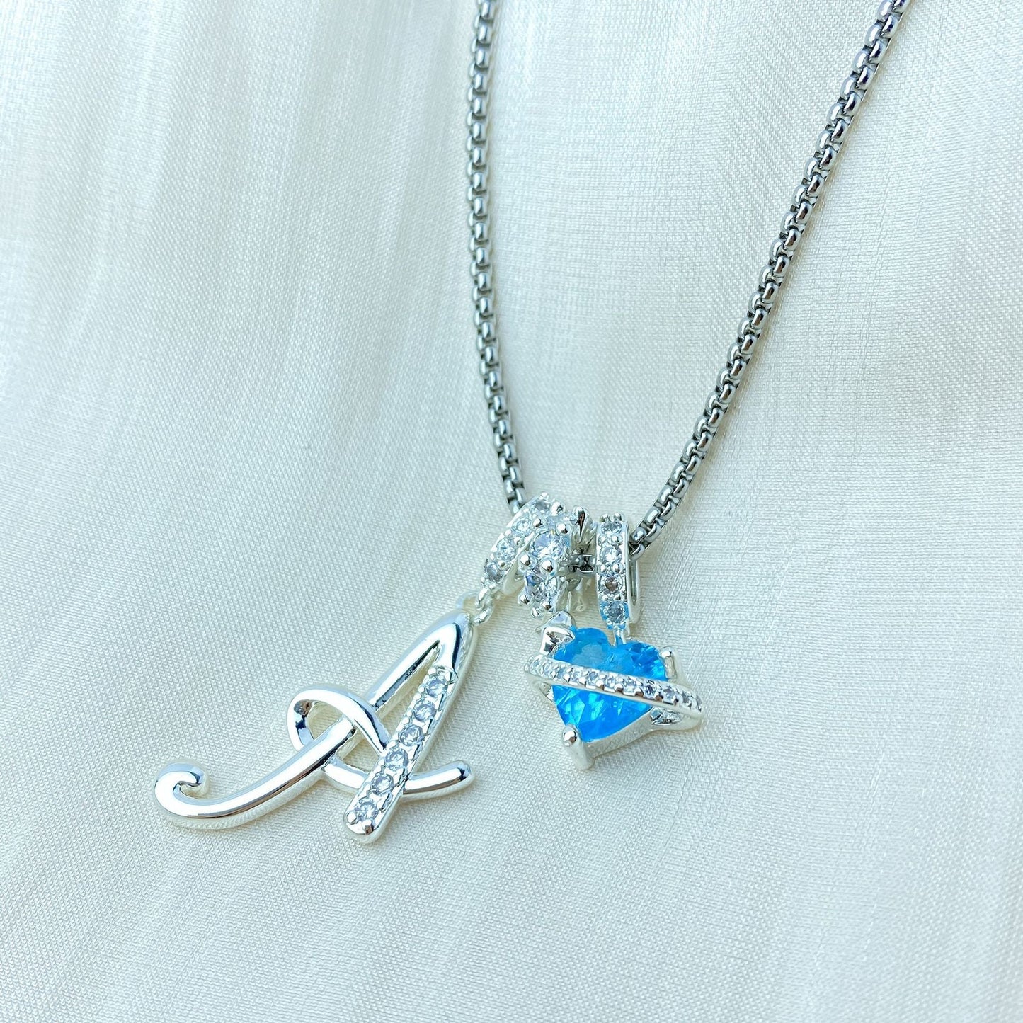 Collar Dopamine con Inicial