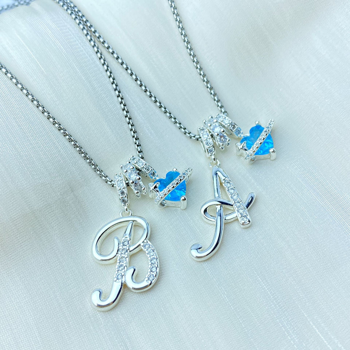 Collar Dopamine con Inicial