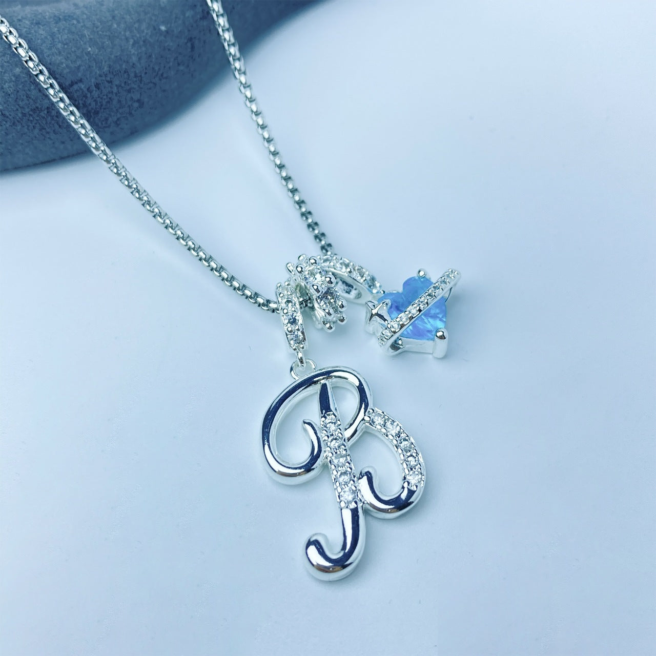 Collar Dopamine con Inicial