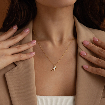 Collar Delicado con Inicial y Corazón