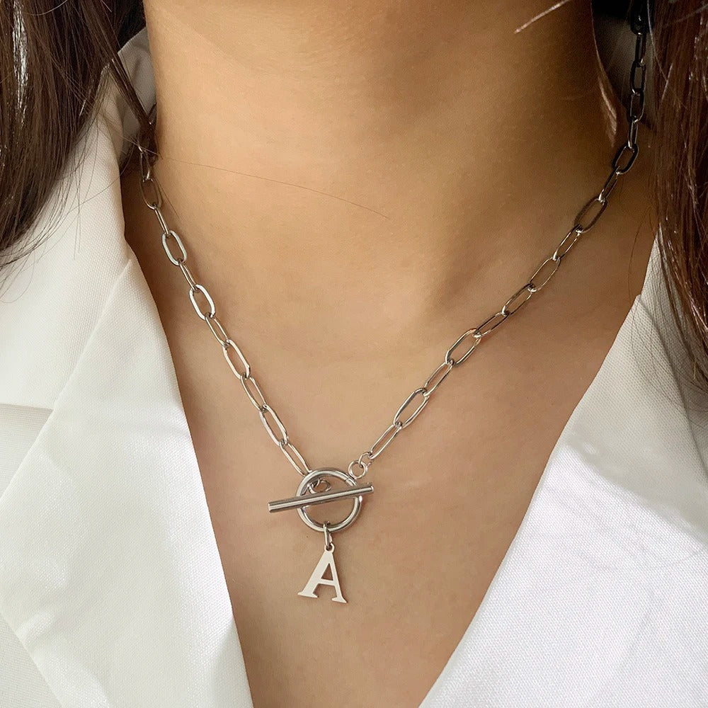 Collar Paperclip con Inicial y Cierre Circular
