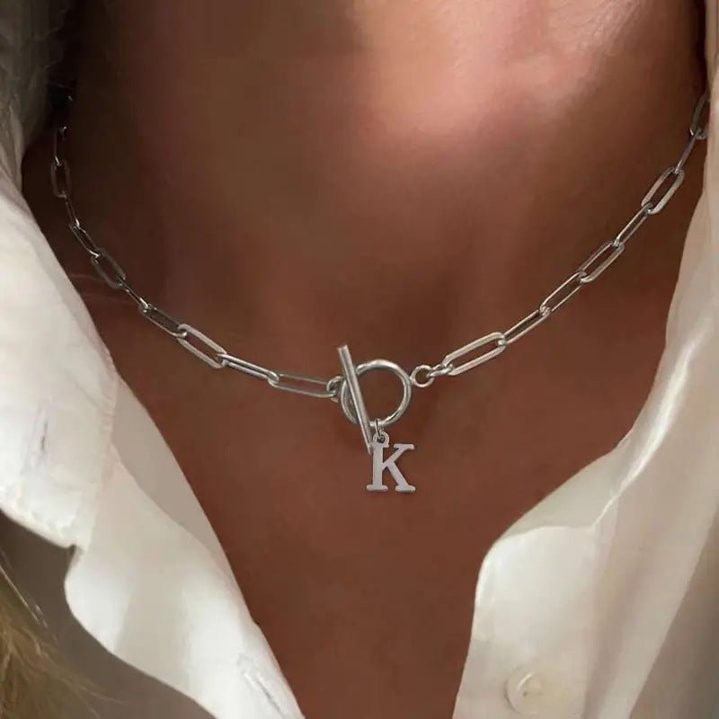 Collar Paperclip con Inicial y Cierre Circular