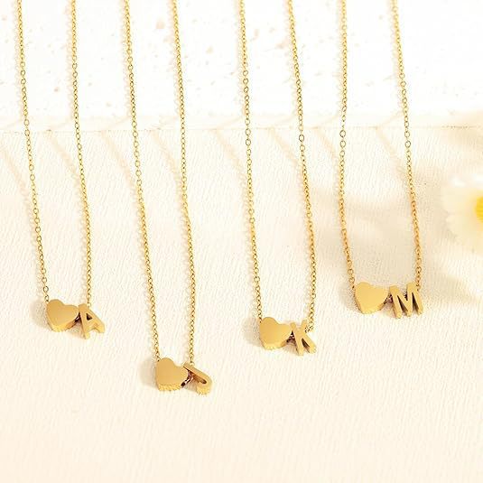 Collar con Inicial Love en Acero Inoxidable