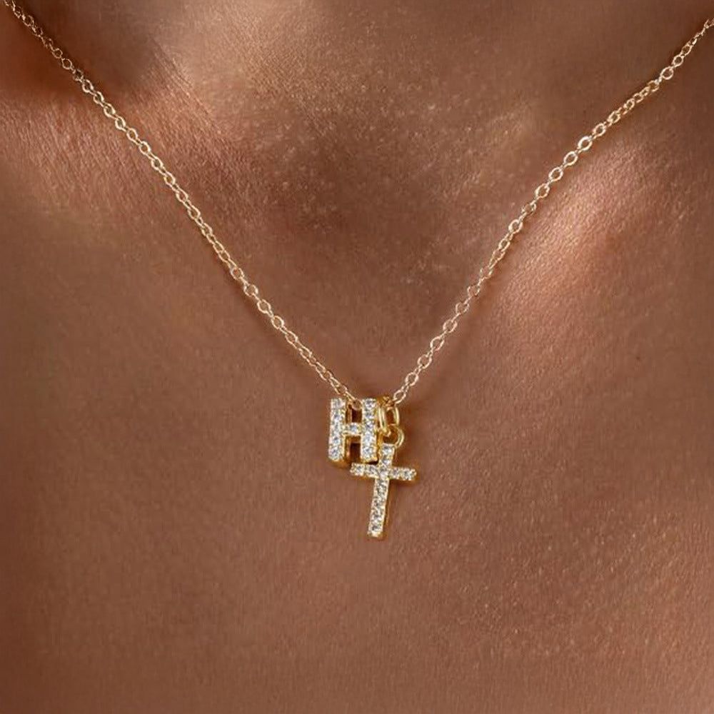 Collar Delicado con Inicial y Cruz de Diamantes