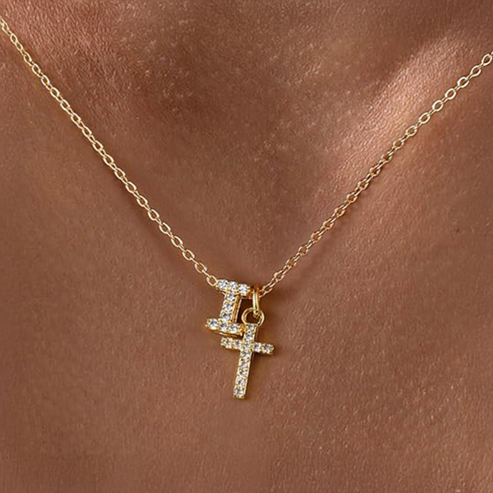 Collar Delicado con Inicial y Cruz de Diamantes