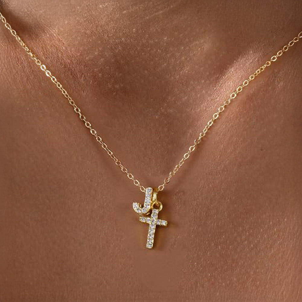 Collar Delicado con Inicial y Cruz de Diamantes