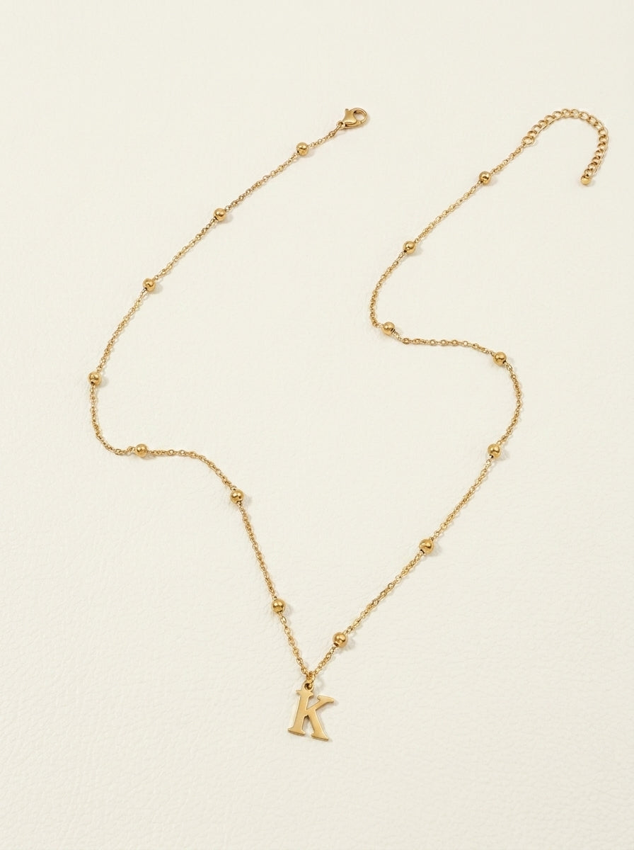 Collar Delicado con Inicial y Cadena Satellite