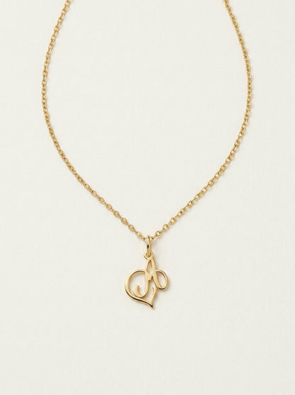 Collar Delicado con Inicial y Corazón