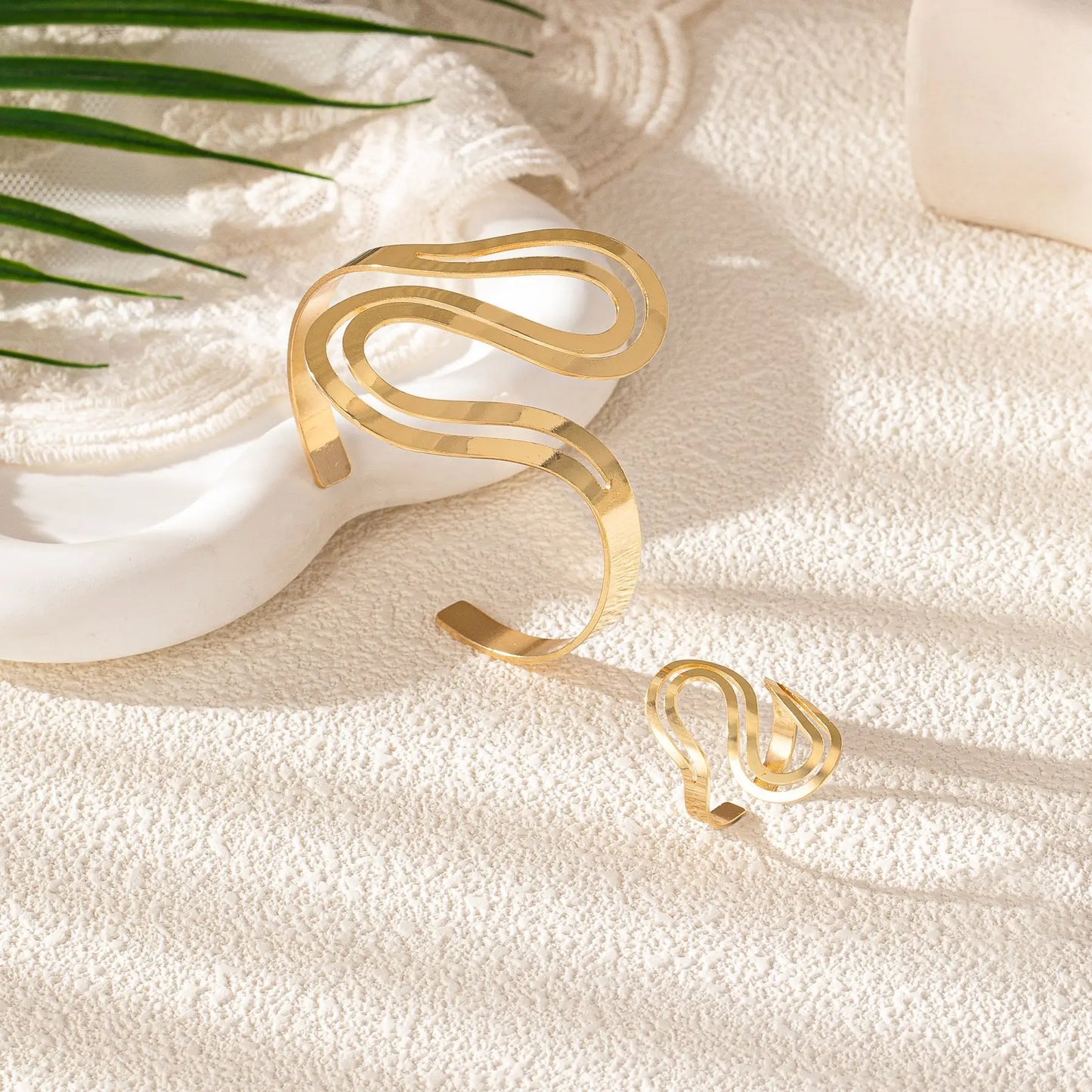 Set ajustable de pulsera y anillo de espiral moderna
