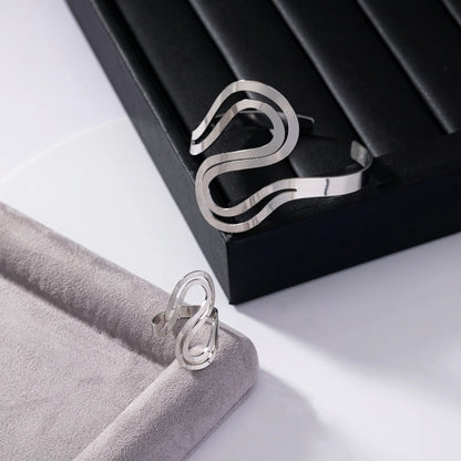 Set ajustable de pulsera y anillo de espiral moderna