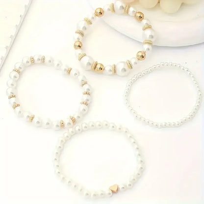 Set de pulseras de perlas con detalles dorados