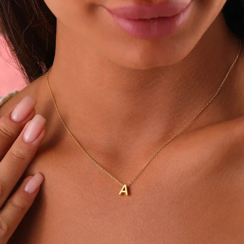 Collar Minimalista con Inicial