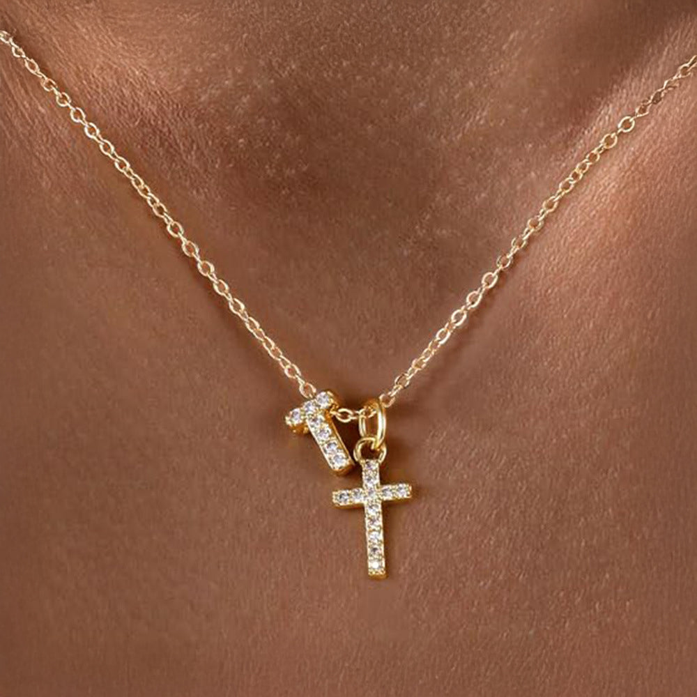 Collar Delicado con Inicial y Cruz de Diamantes