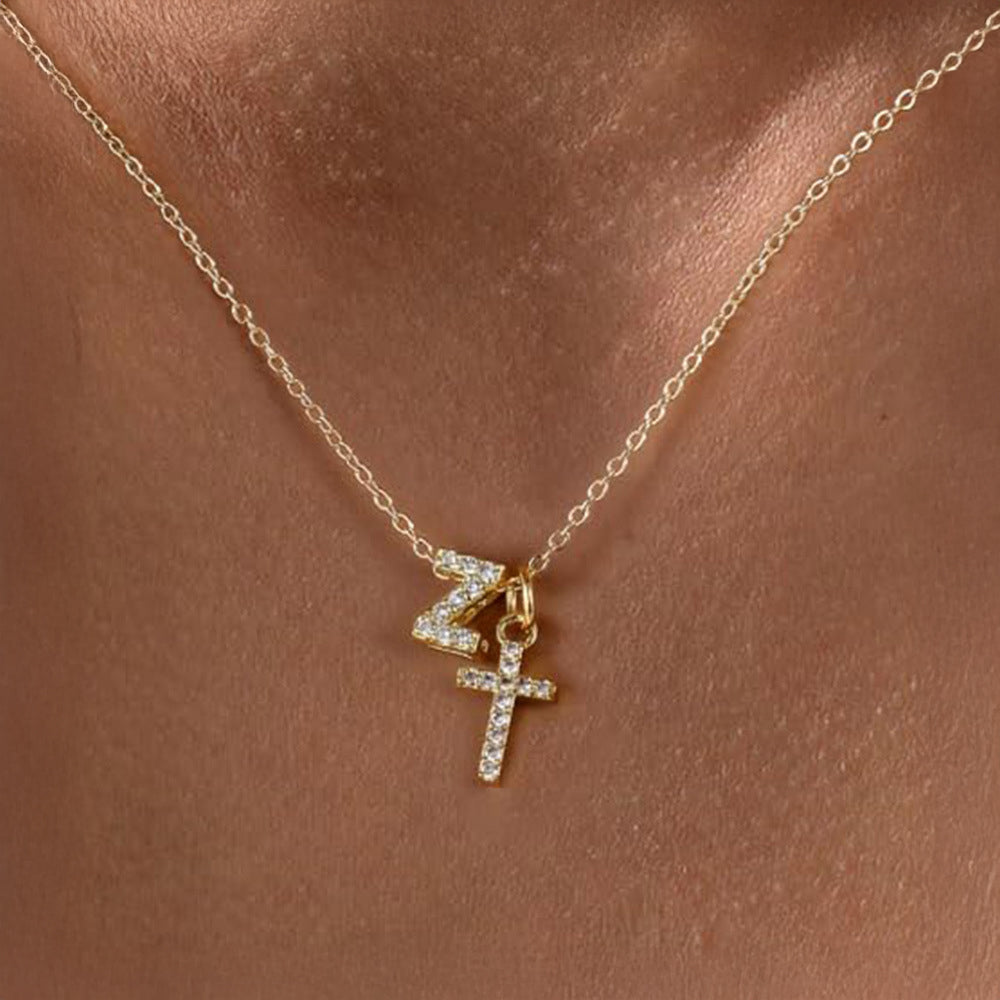 Collar Delicado con Inicial y Cruz de Diamantes