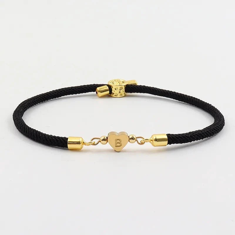 Pulseras ajustables con corazón e inicial