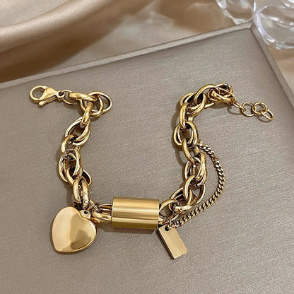 Pulsera de cadena gruesa con corazón