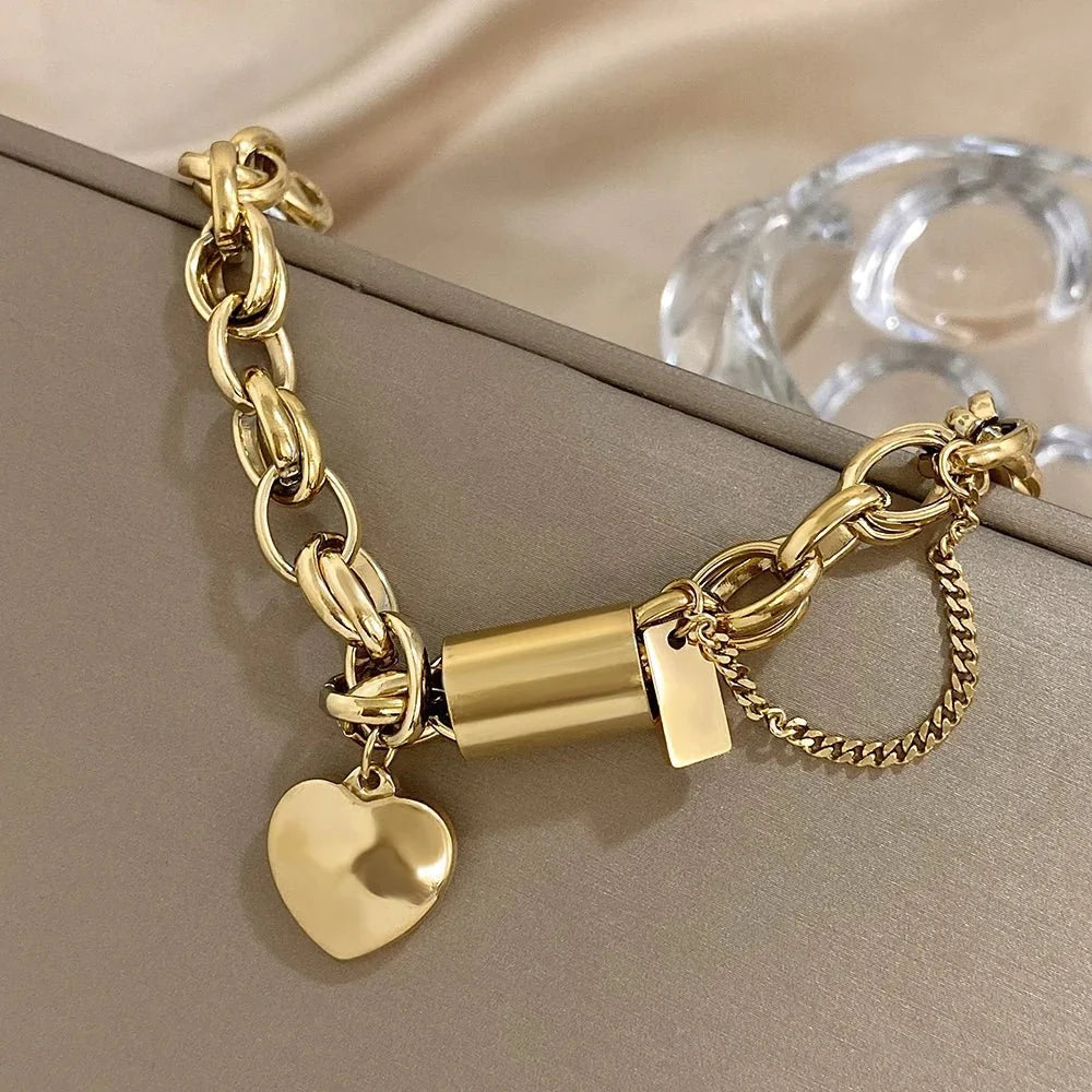 Pulsera de cadena gruesa con corazón
