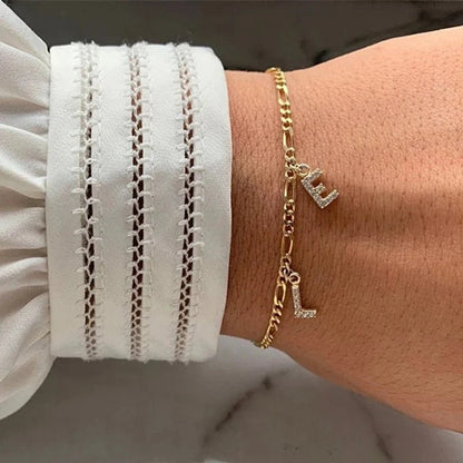 Pulsera delicada de cadena cubana/Fígaro con inicial