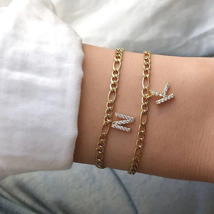Pulsera delicada de cadena cubana/Fígaro con inicial