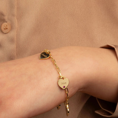 Pulsera delicada de eslabones clip con nombre, piedra de nacimiento y corazón