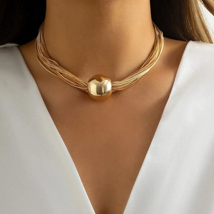 Set elegante de collar y pulsera multicadena con esferas
