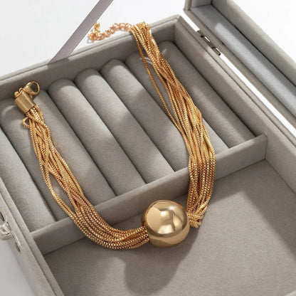 Set elegante de collar y pulsera multicadena con esferas